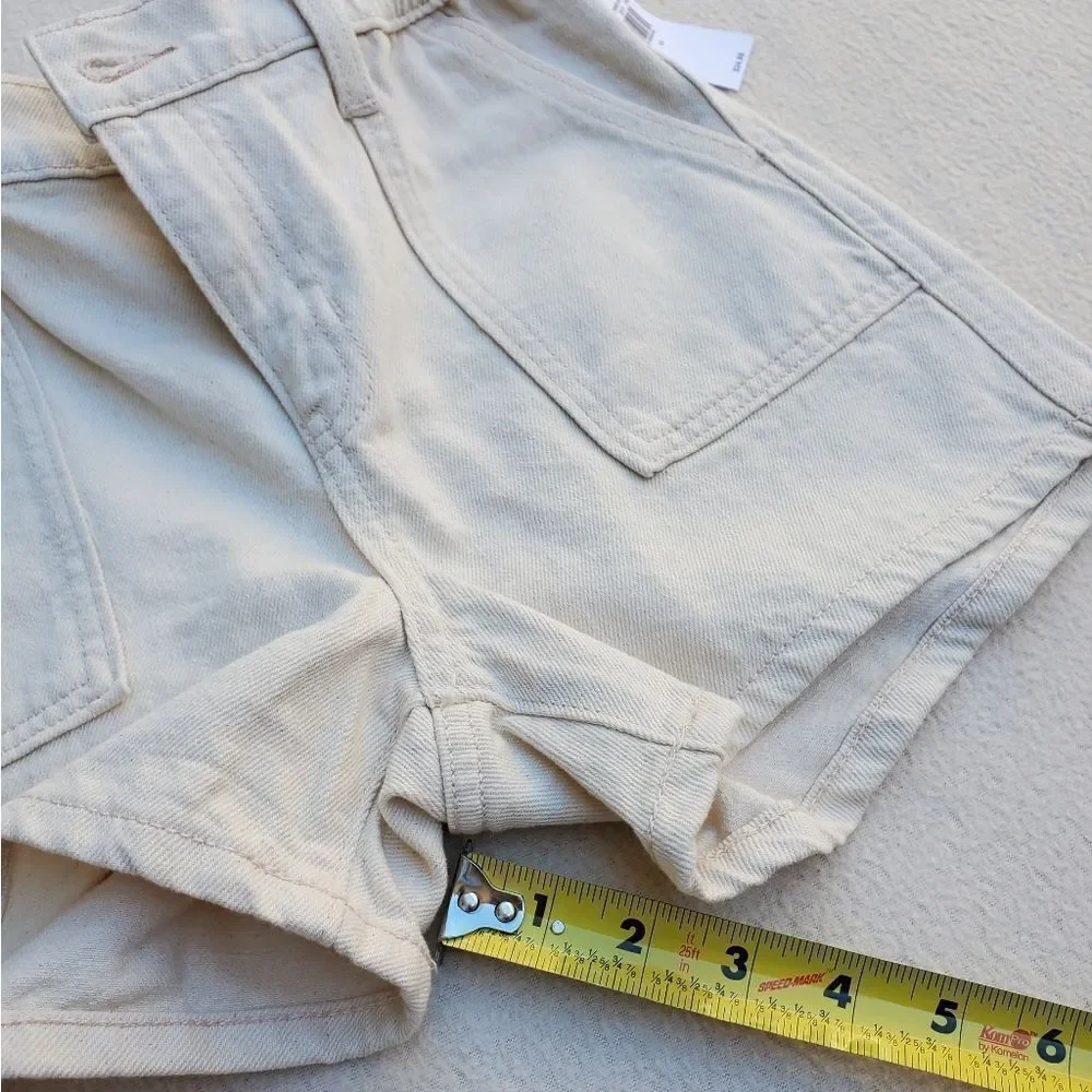 Old Navy cream colored jean shorts size 10